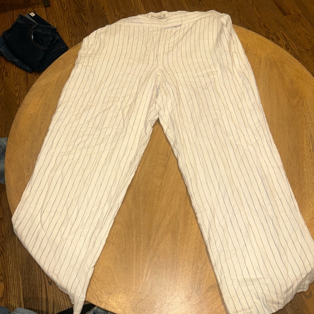 Abercrombie & Fitch Cream stripped pants 16 regular length